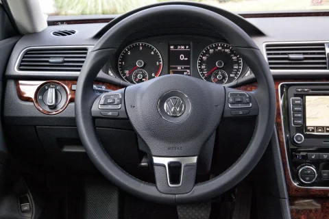 Passat Adaptif Hız Sabitleyici Var mı?